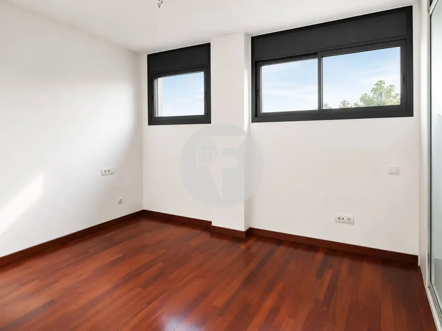Habitación de Dúplex en venta en Barcelona con Trastero