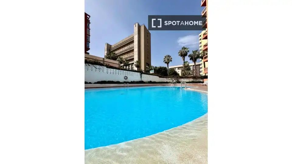 Piscina de Apartament per a compartir en Puerto de la Cruz amb Aire condicionat, Terrassa i Moblat