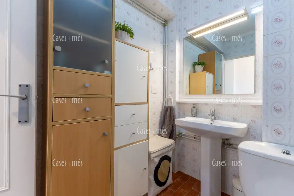 Baño de Apartamento en venta en La Pobla de Farnals con Terraza, Amueblado y Piscina comunitaria