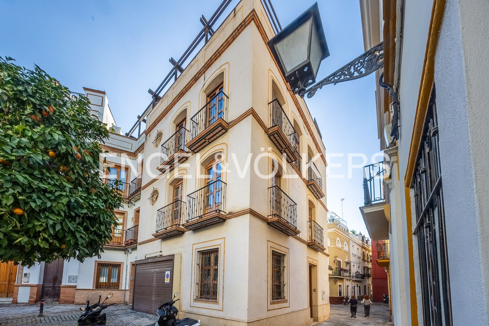 Exterior view of House or chalet for sale in  Sevilla Capital  with Air Conditioner, Heating and Storage room