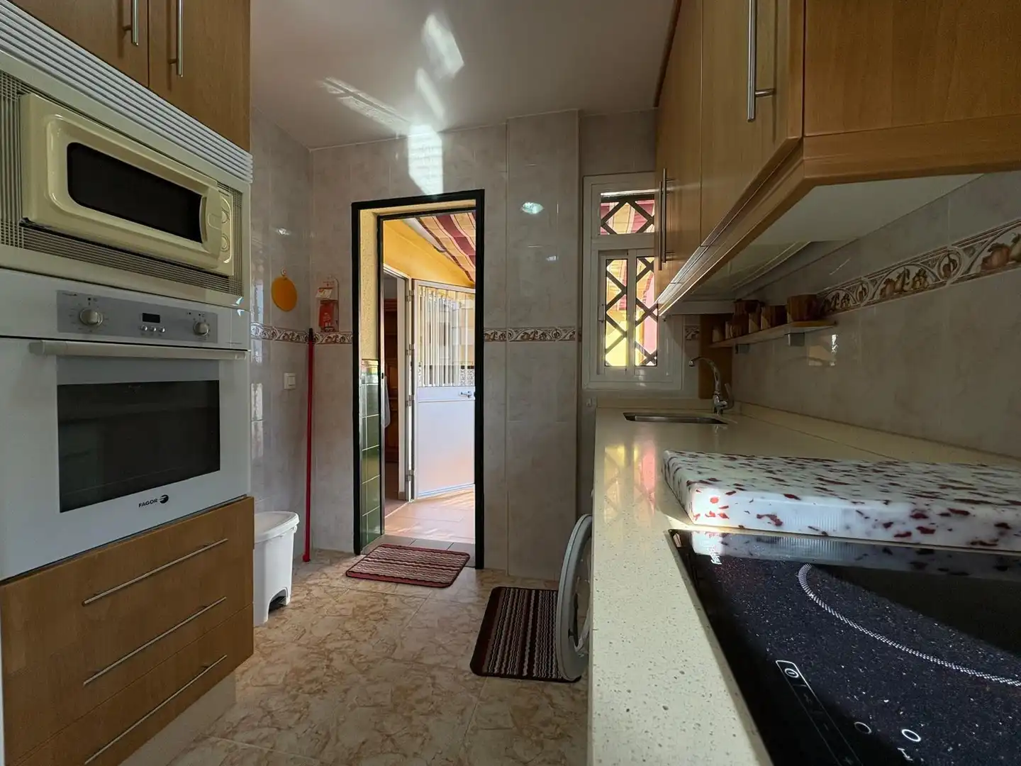 Kitchen of Detached homes for sale in Algeciras  with Air Conditioner, Terrace and Storage room