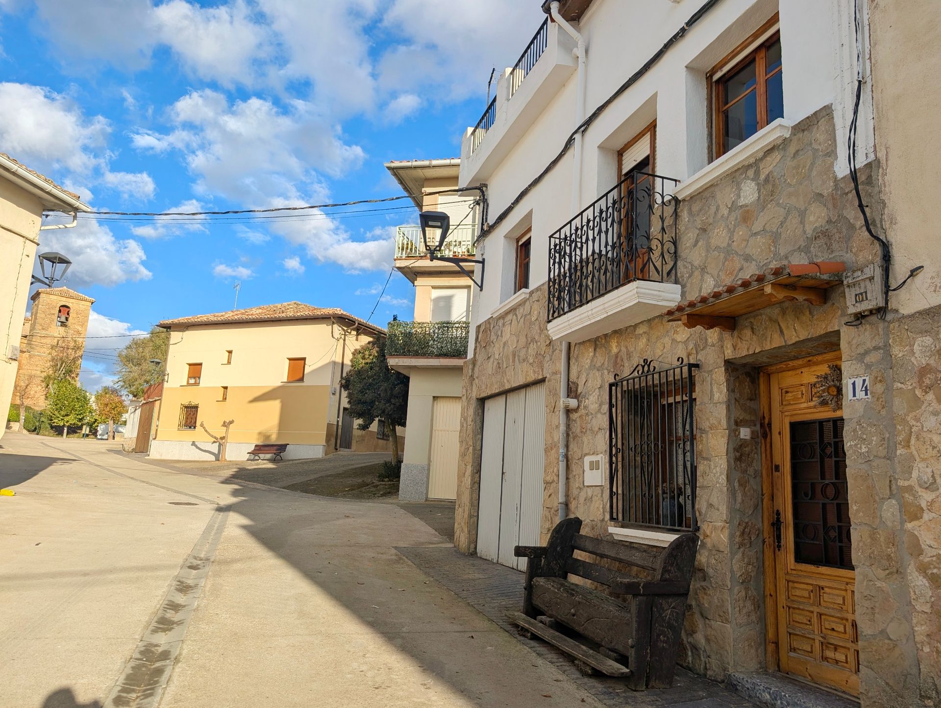 Vista exterior de Casa o xalet en venda en Hervías amb Calefacció, Terrassa i Traster