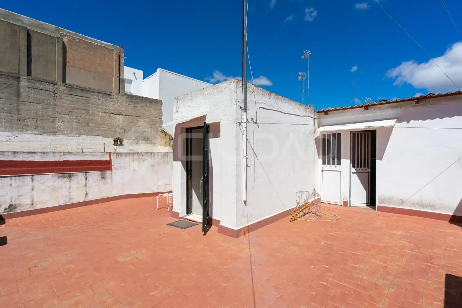 Exterior view of Flat for sale in Sevilla  with Air Conditioner, Storage room and Balcony