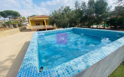 Swimming pool of House or chalet for sale in Catadau