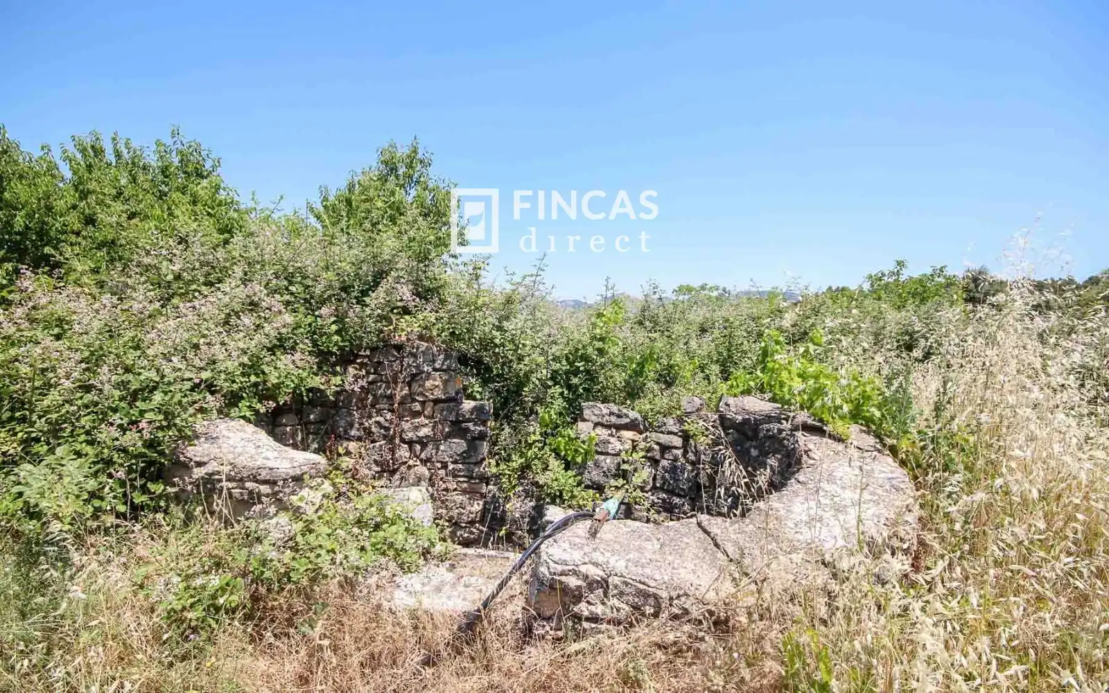 Country homes for sale in Cretas  with Air Conditioner