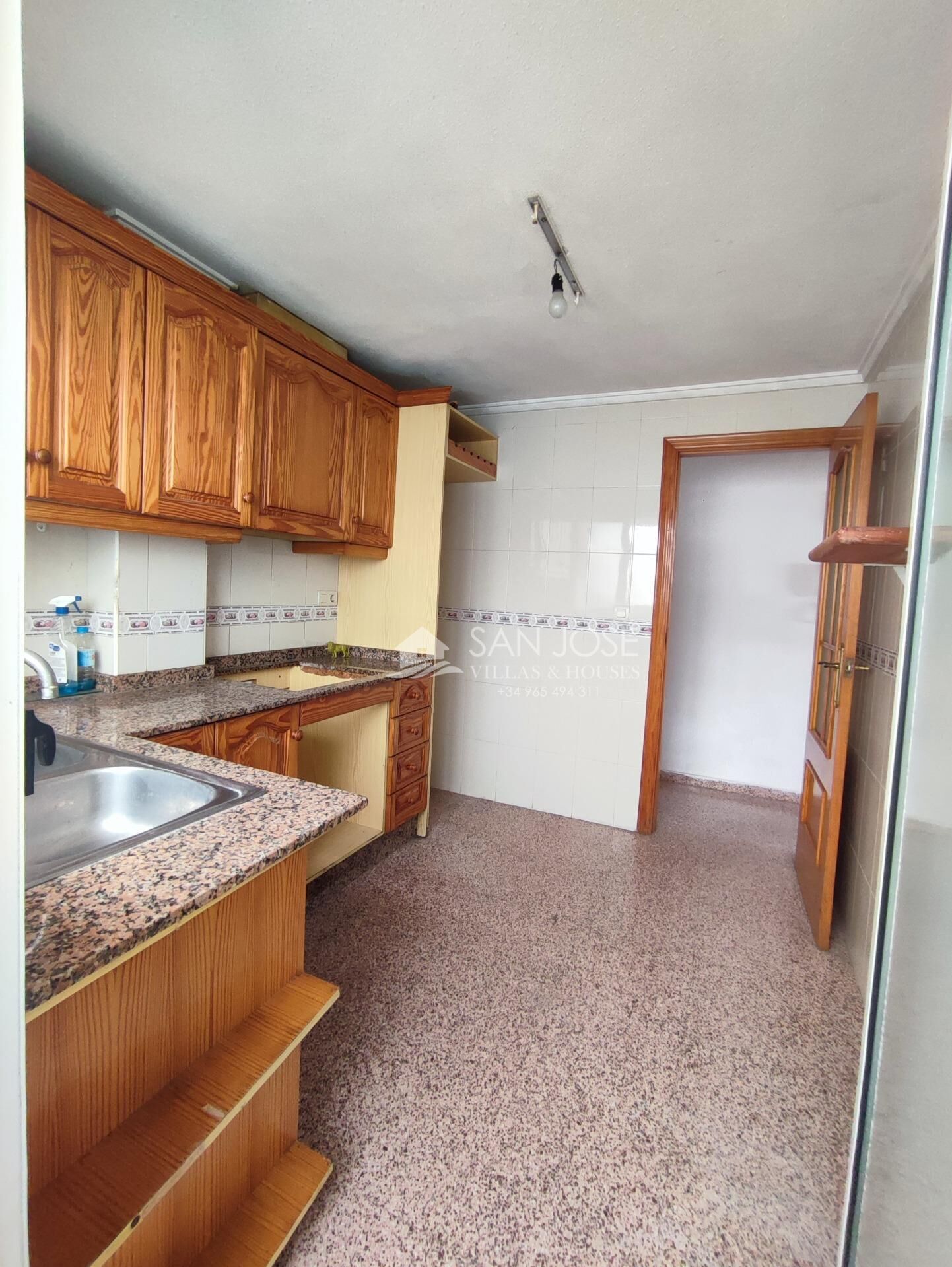 Cuina de Pis en venda en Catral amb Aire condicionat, Calefacció i Terrassa