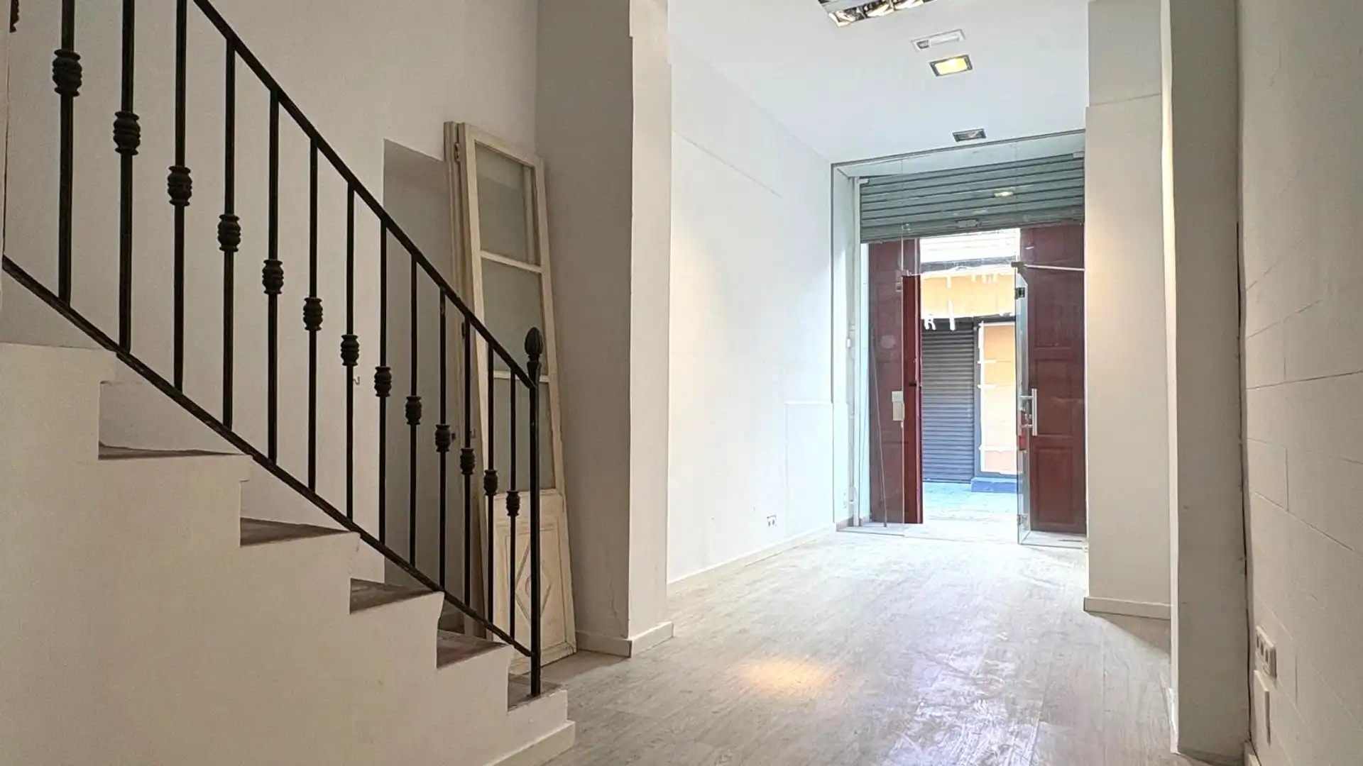 Premises for sale in Vilanova i la Geltrú  with Air Conditioner and Parquet flooring