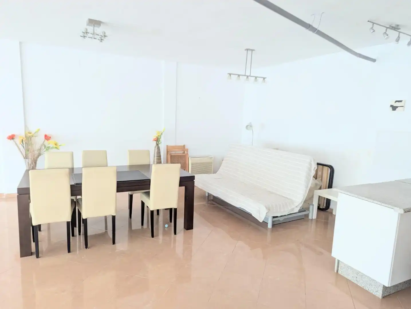 Sala d'estar de Casa o xalet en venda en Guaro amb Calefacció, Terrassa i Traster