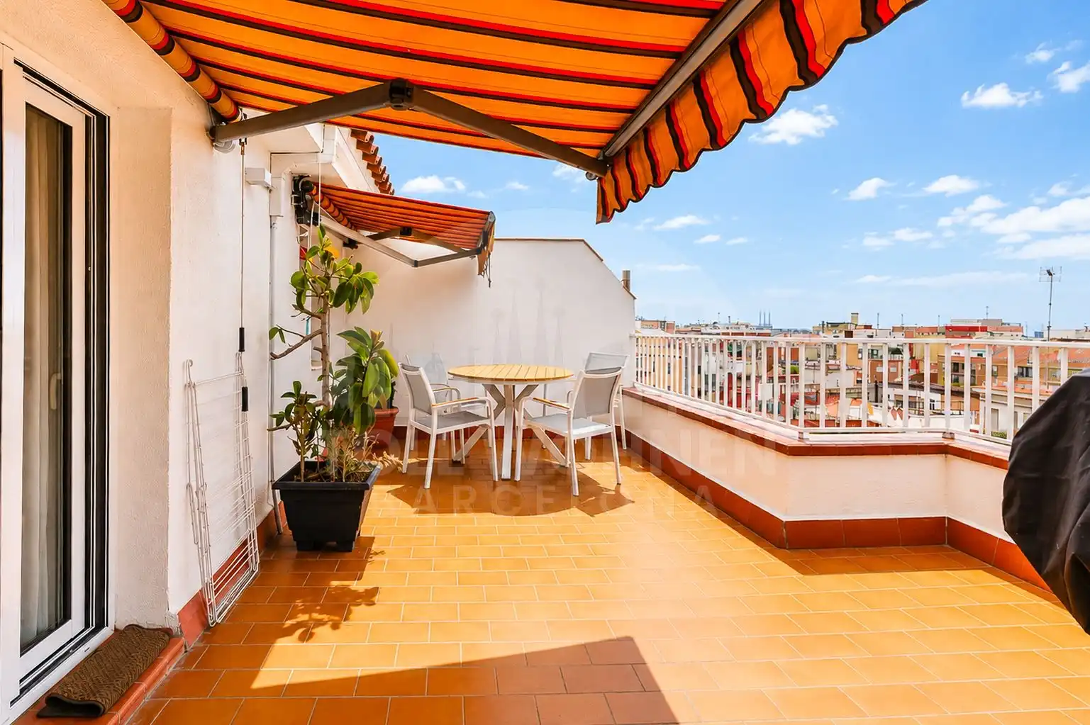 Terraza de Ático en venta en Barcelona con Aire acondicionado y Terraza