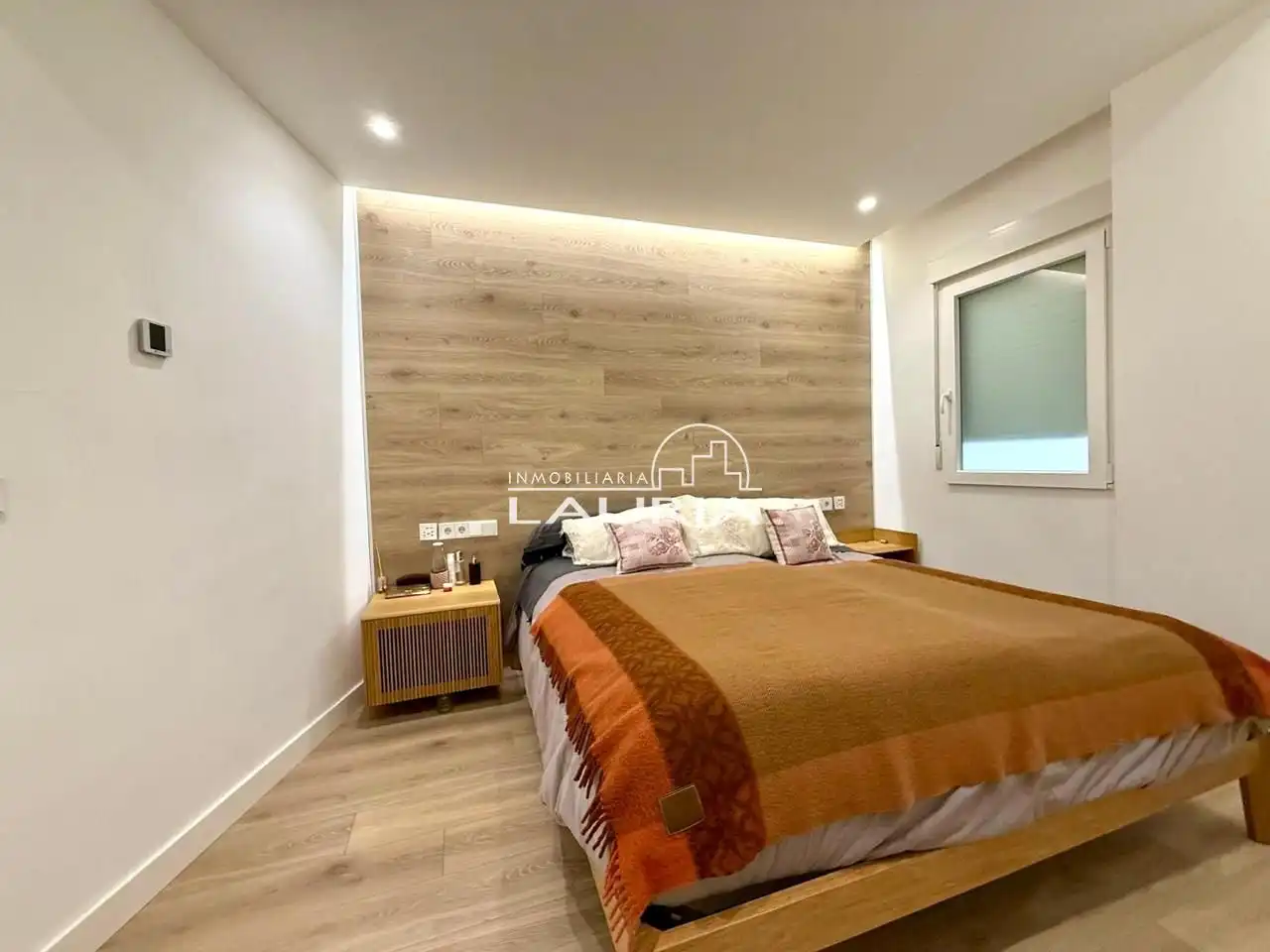 Bedroom of Flat for rent in Valencia  with Air Conditioner, Parquet flooring and Furnished