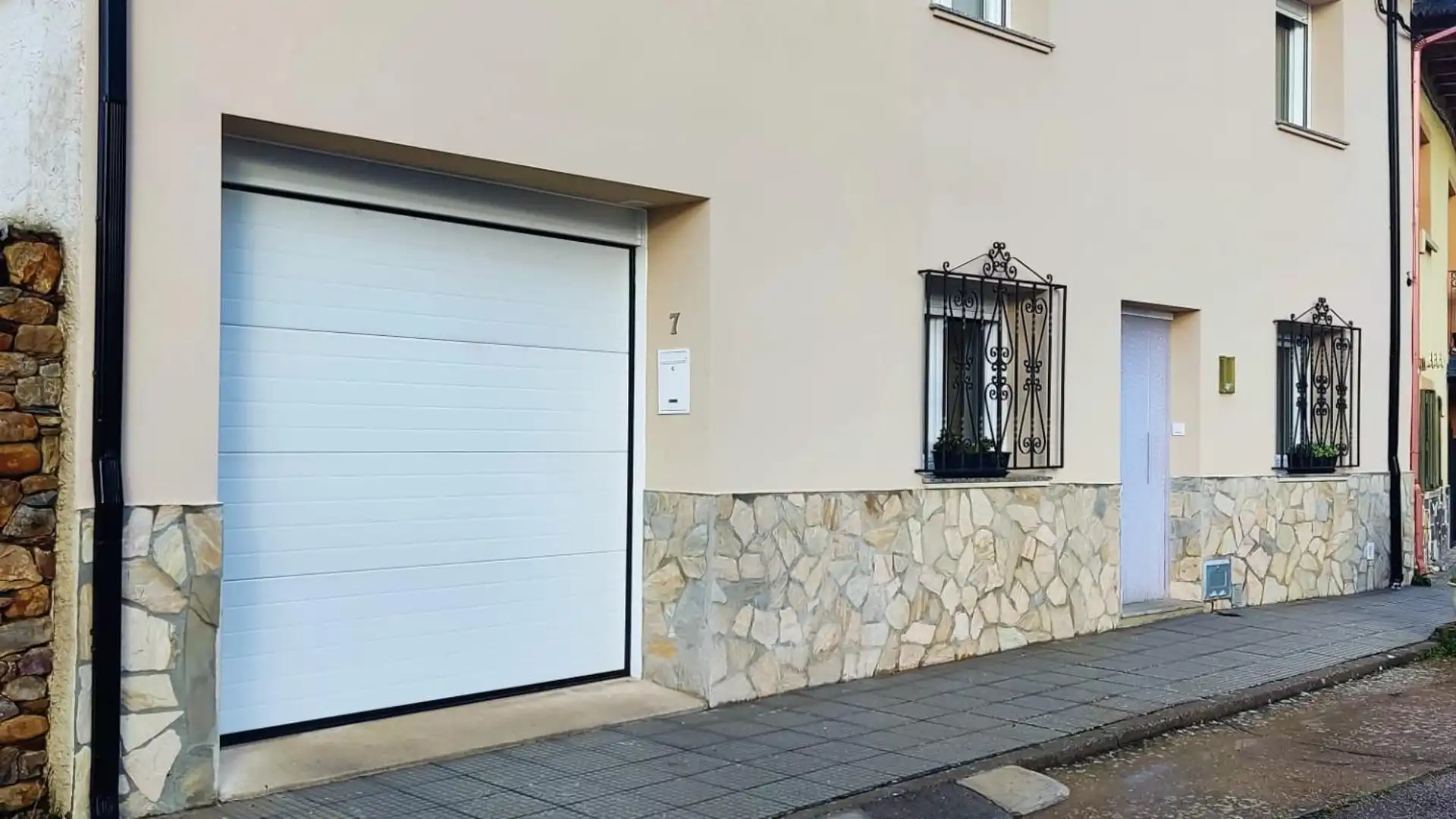 Parking of Single-family semi-detached for sale in Castropodame