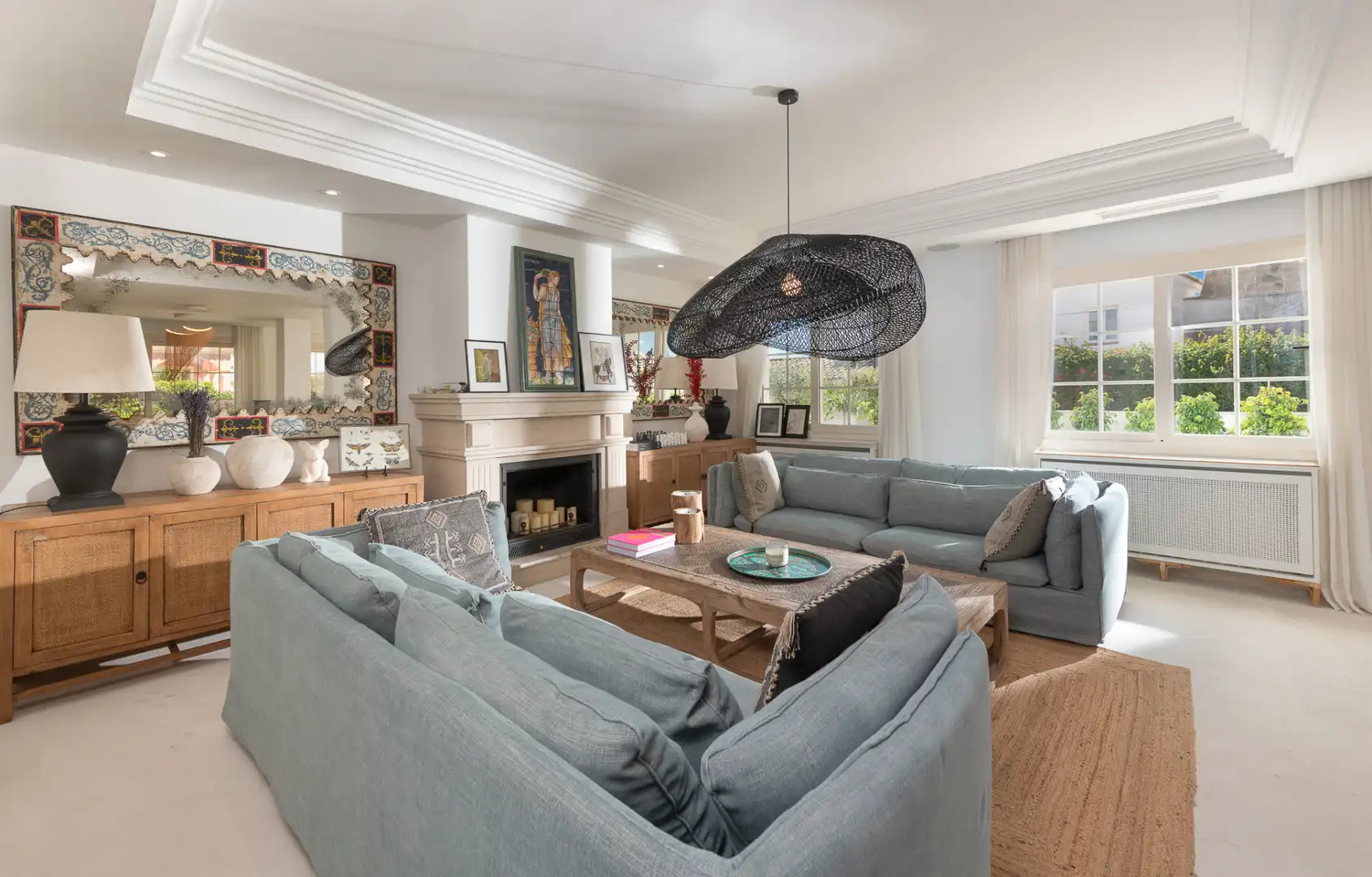 Sala de estar de Casa o chalet en venta en Marbella con Aire acondicionado, Calefacción y Jardín privado