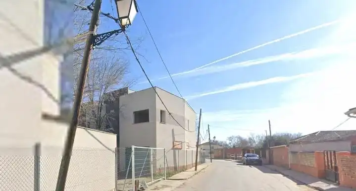 Außenansicht von Gebäude zum Verkauf in Quero