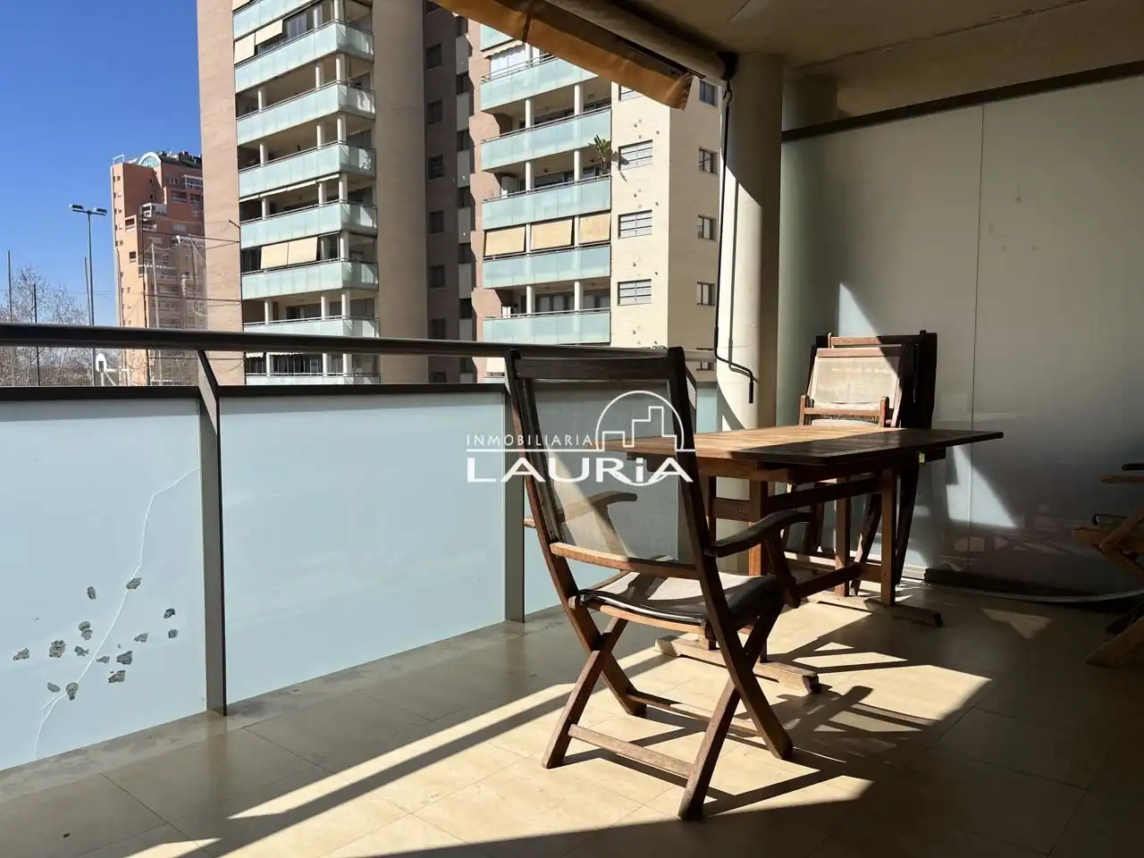 Pis amb terrassa de lloguer a Reina Violante