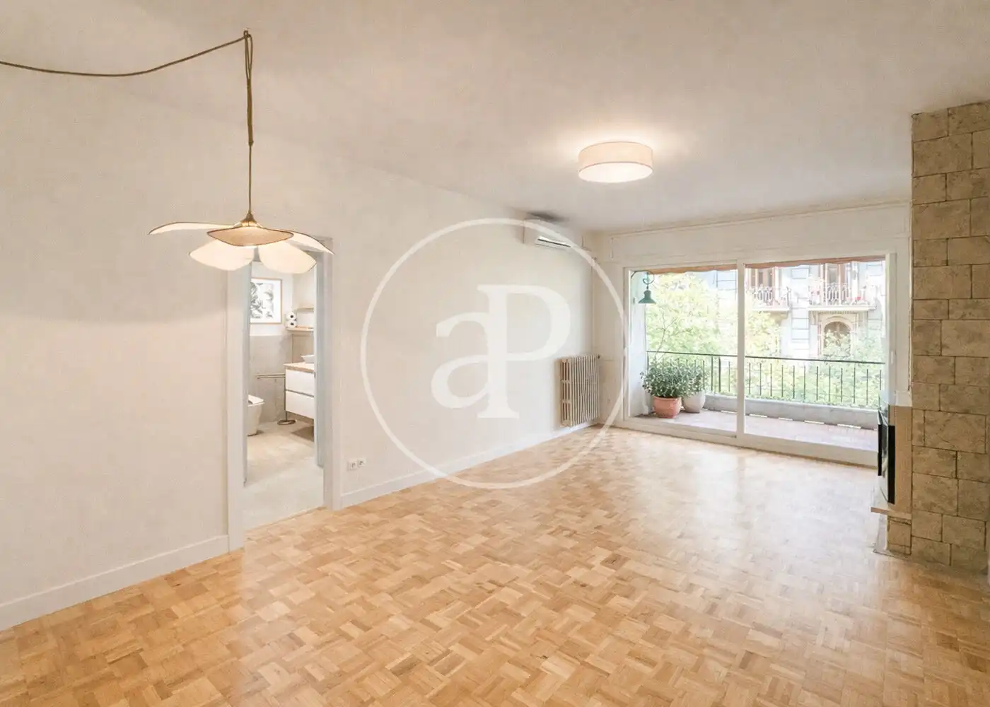 Sala de estar de Piso en venta en  Barcelona Capital con Aire acondicionado, Calefacción y Terraza