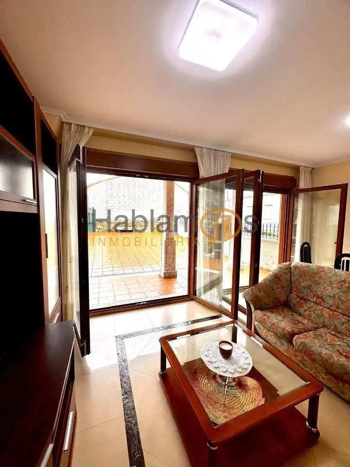 Vista exterior de Casa o chalet en venta en Vilagarcía de Arousa con Calefacción, Jardín privado y Terraza