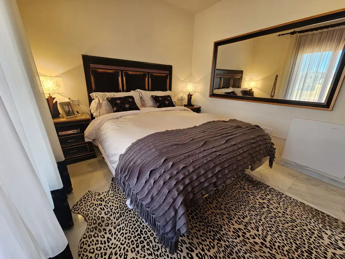 Schlafzimmer von Dachboden zum Verkauf in Mijas mit Klimaanlage, Terrasse und Abstellraum