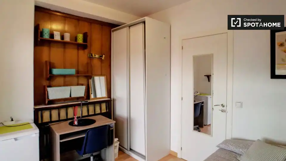 Room in Opañel