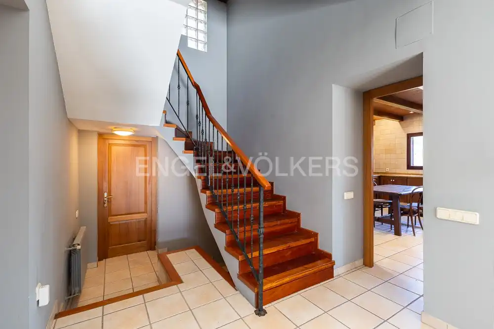 Houses for sale in La Pobla de Vallbona  with Air Conditioner, Heating and Private garden