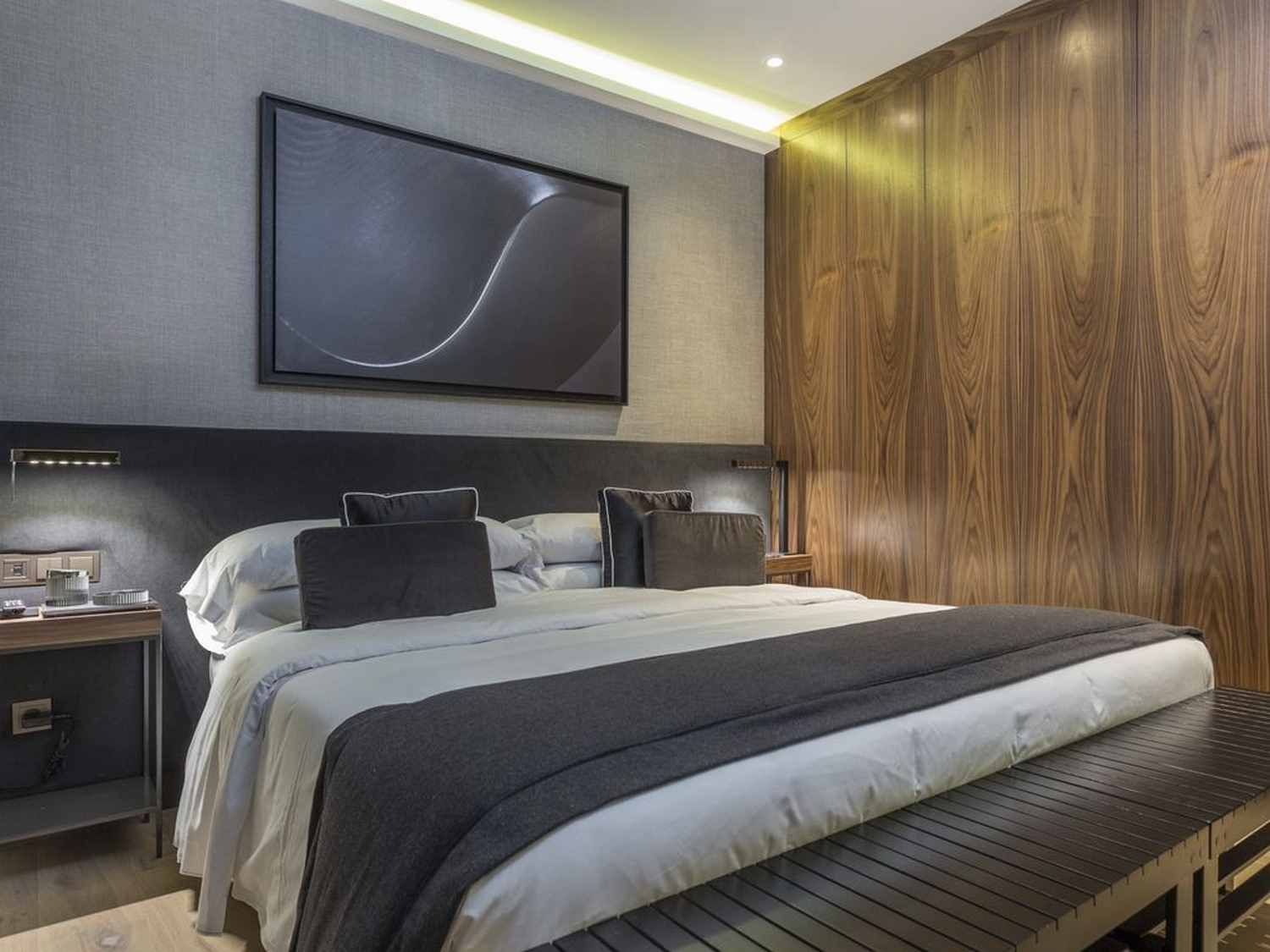 Bedroom of Flat to rent in Tres Cantos  with Air Conditioner, Furnished and TV