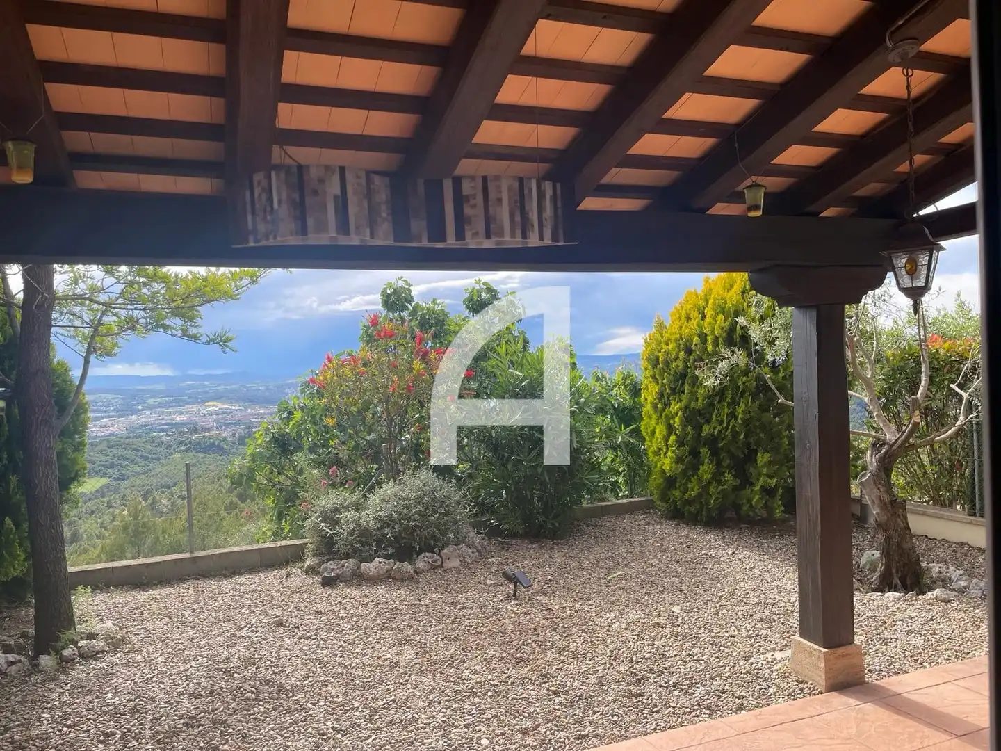 Terrasse von Einfamilien-Reihenhaus zum Verkauf in Ullastrell mit Klimaanlage und Heizung
