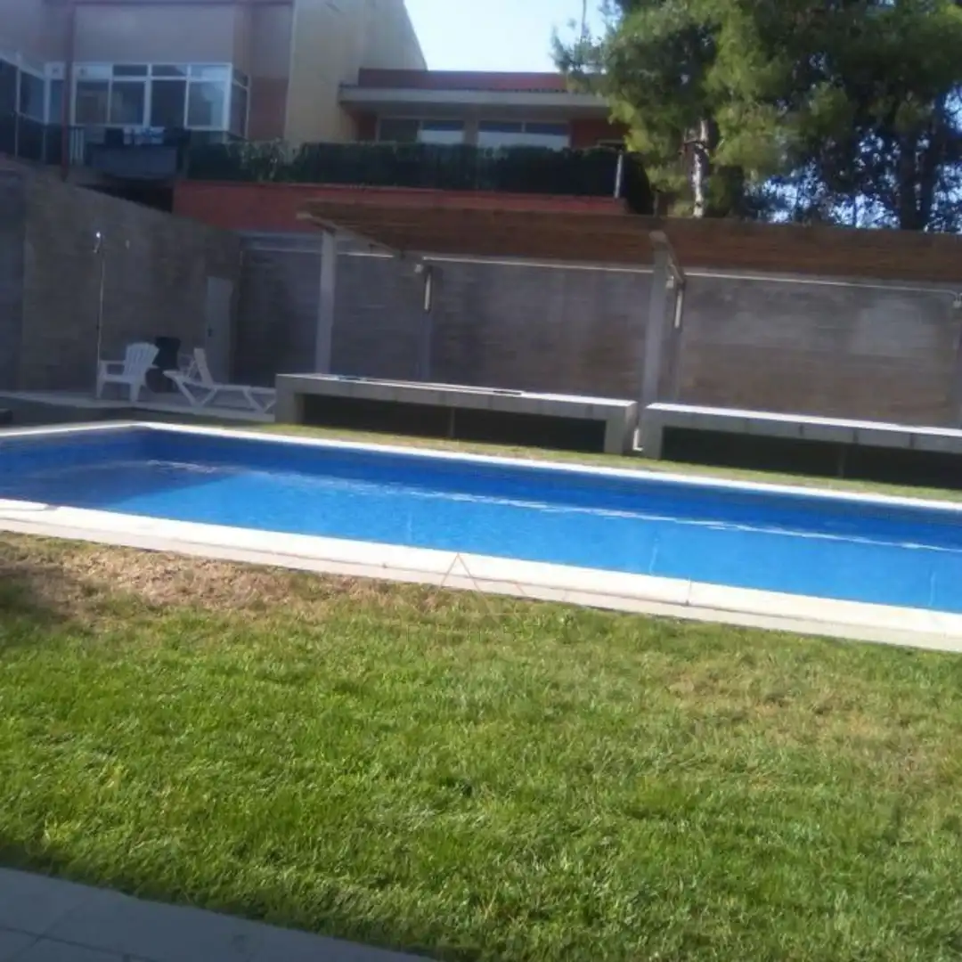 Schwimmbecken von Maisonette zum Verkauf in Alpicat mit Klimaanlage und Schwimmbad