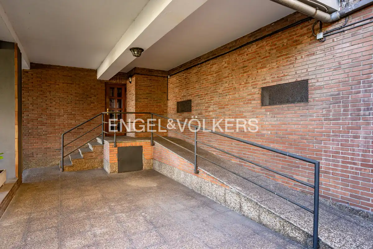 Àtic en venda en Gijón  amb Calefacció, Parquet i Terrassa