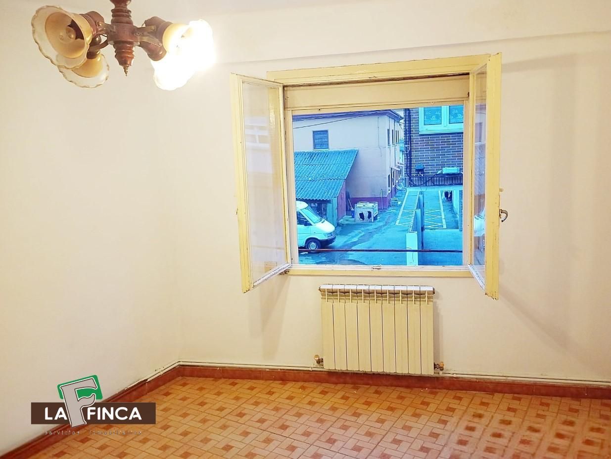 Dormitori de Pis en venda en Llanera amb Calefacció i Terrassa