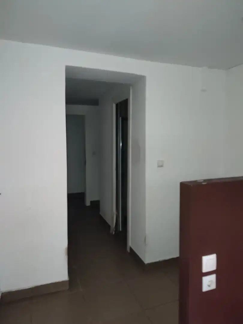 Ground floor for sale in Barcelona  with Air Conditioner and Alarm