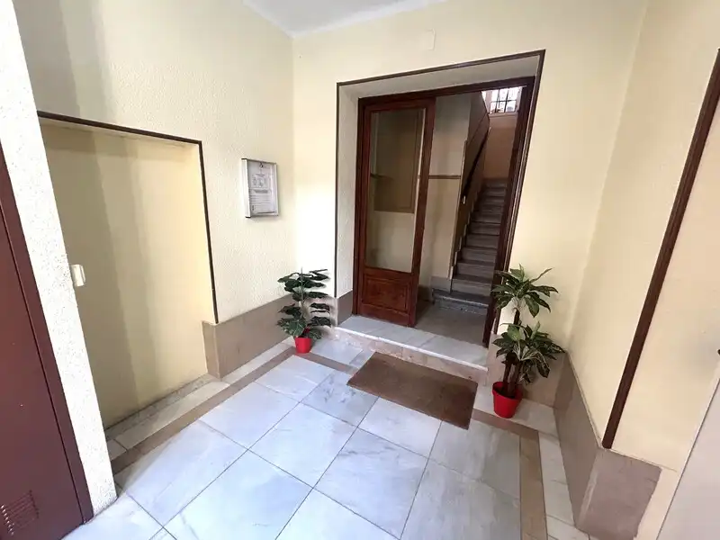 Piso en venta en Madrid con Calefacción y Amueblado