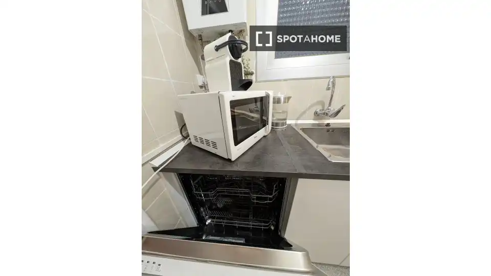 Cocina de Apartamento para compartir en Barcelona con Aire acondicionado, Terraza y Amueblado