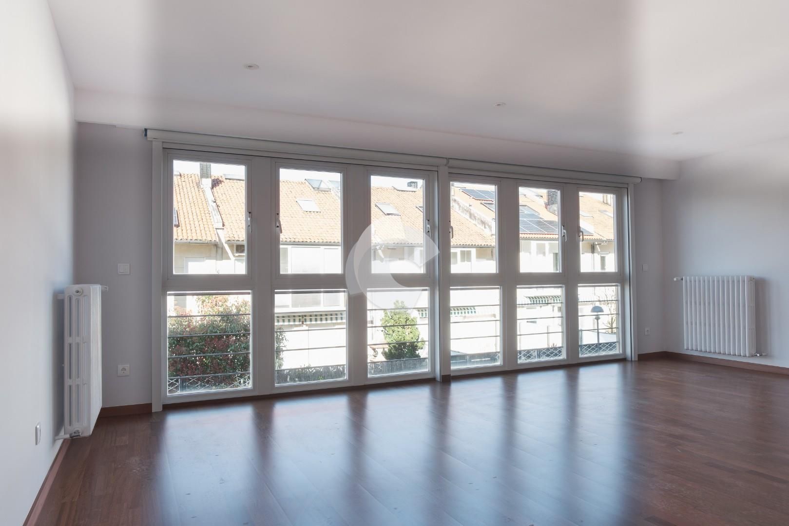 Living room of Single-family semi-detached for sale in Ourense Capital   with Private garden