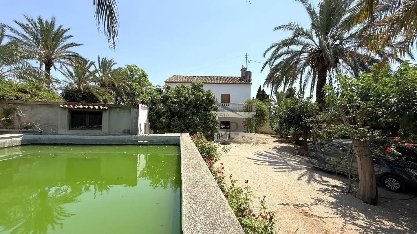 Landhaus mit Pool zum Verkauf in Carcaixent