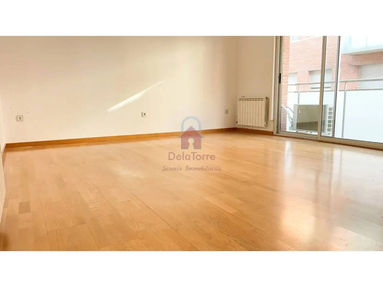 Living room of Flat for sale in Terrassa  with Air Conditioner, Heating and Parquet flooring