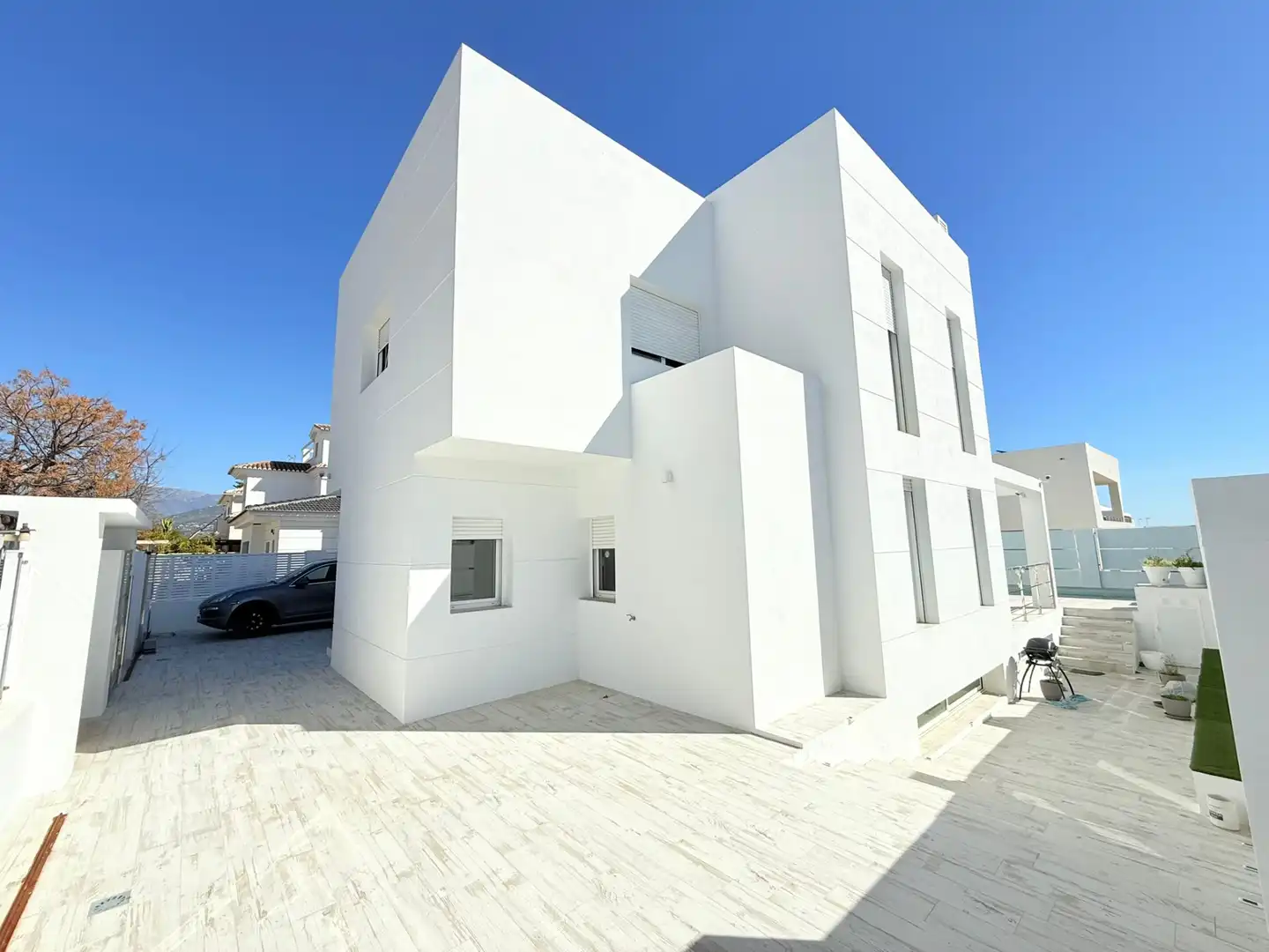 Vista exterior de Casa o xalet en venda en Vélez-Málaga amb Aire condicionat, Jardí privat i Traster