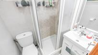 Bathroom of Flat for sale in  Madrid Capital  with Heating