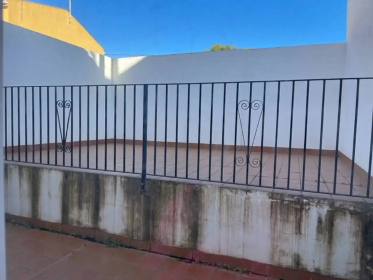 Vista exterior de Casa adosada en venta en Hellín con Calefacción