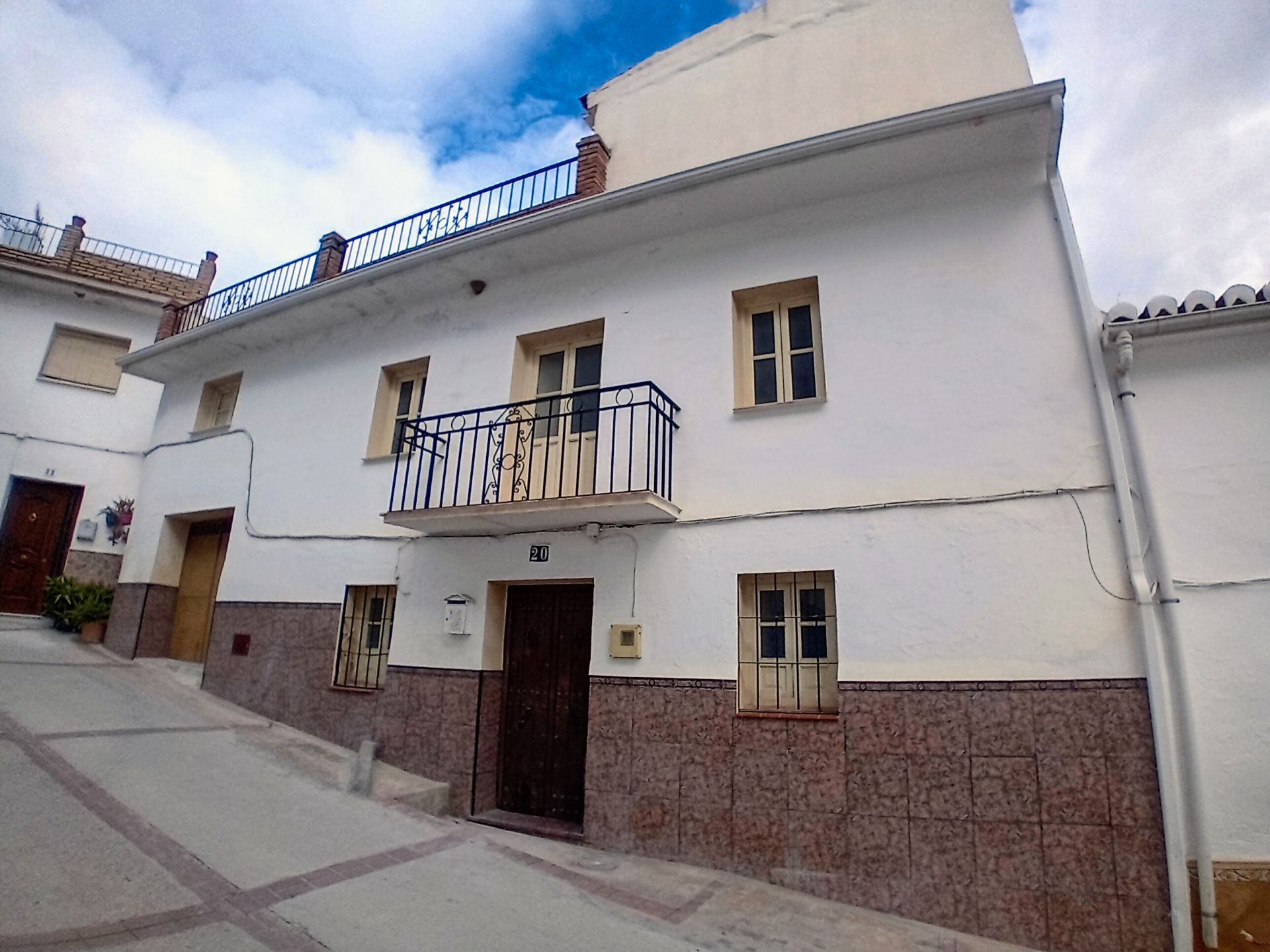 Exterior view of Single-family semi-detached for sale in Alozaina  with Terrace and Balcony