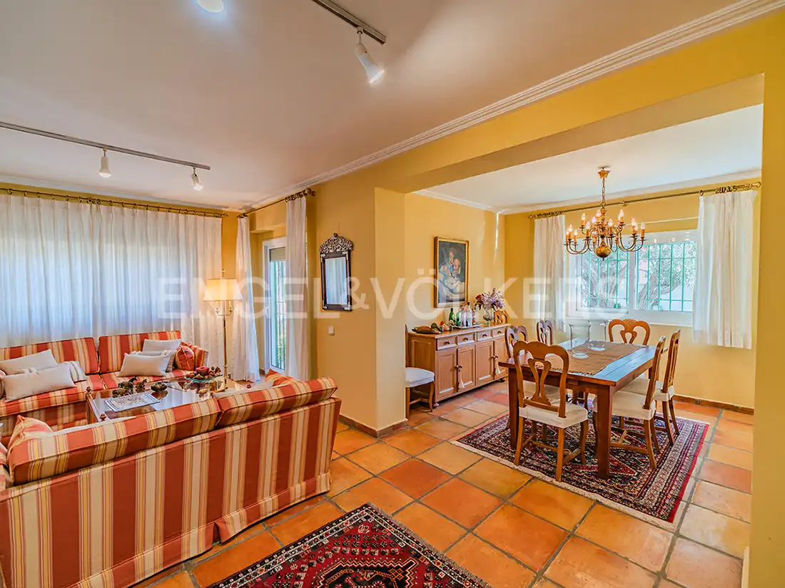 Sala d'estar de Casa o xalet en venda en Alicante / Alacant amb Aire condicionat, Calefacció i Jardí privat