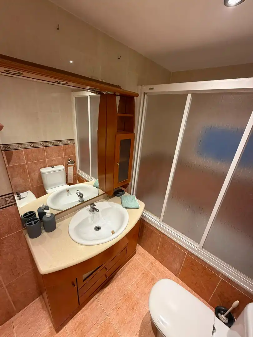 Baño de Piso para compartir en Valencia