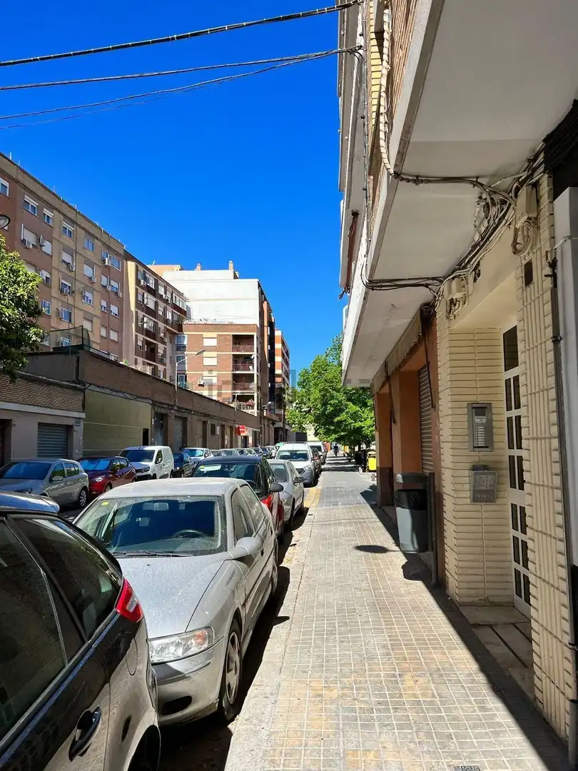 Vista exterior de Pis en venda en Valencia amb Balcó