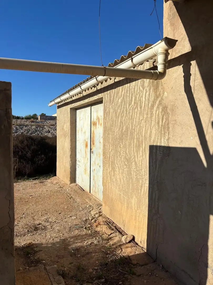 Vista exterior de Casa o xalet en venda en Novelda amb Jardí privat i Alarma