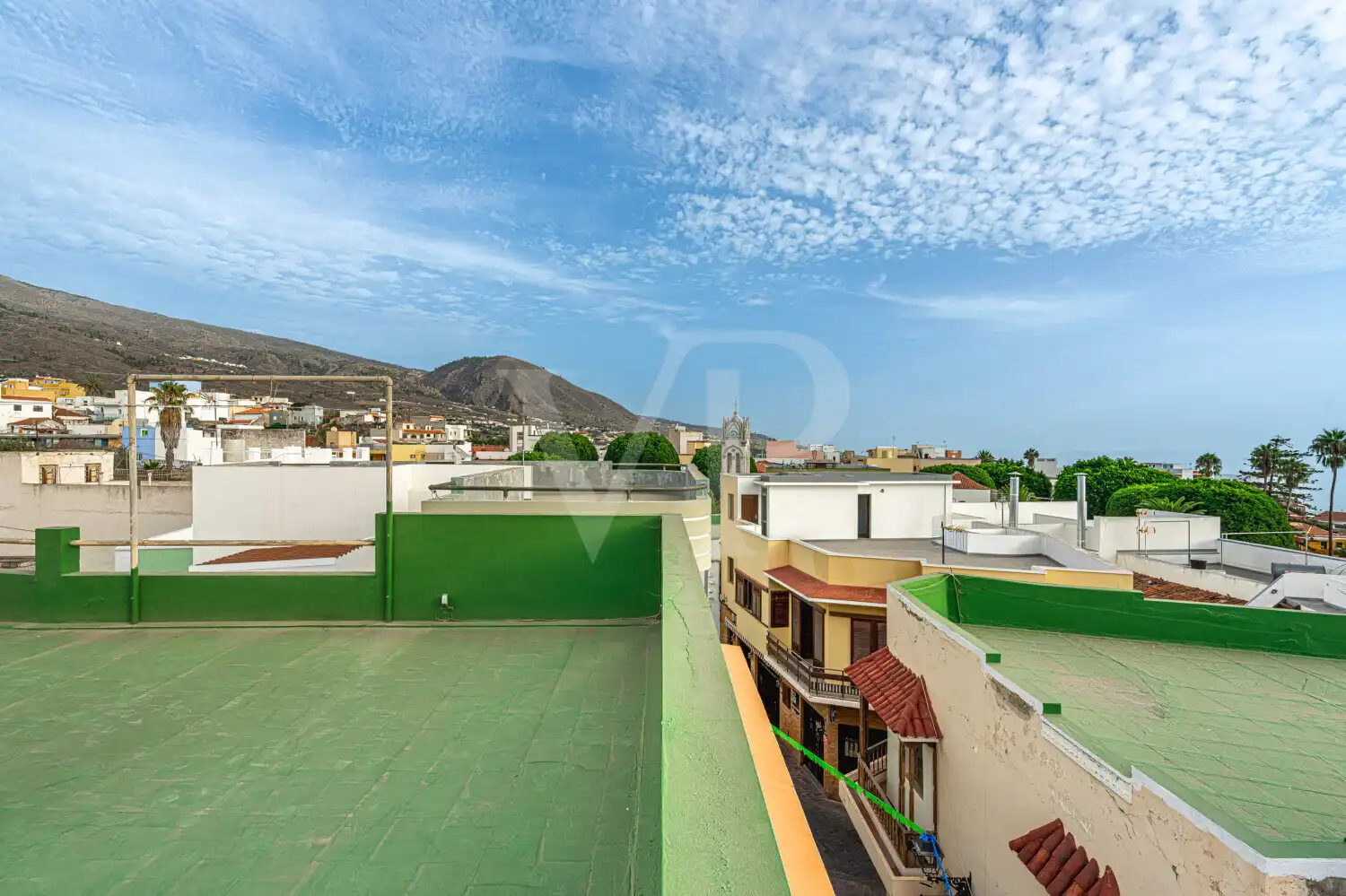Vista exterior de Casa adosada en venta en Guía de Isora interior