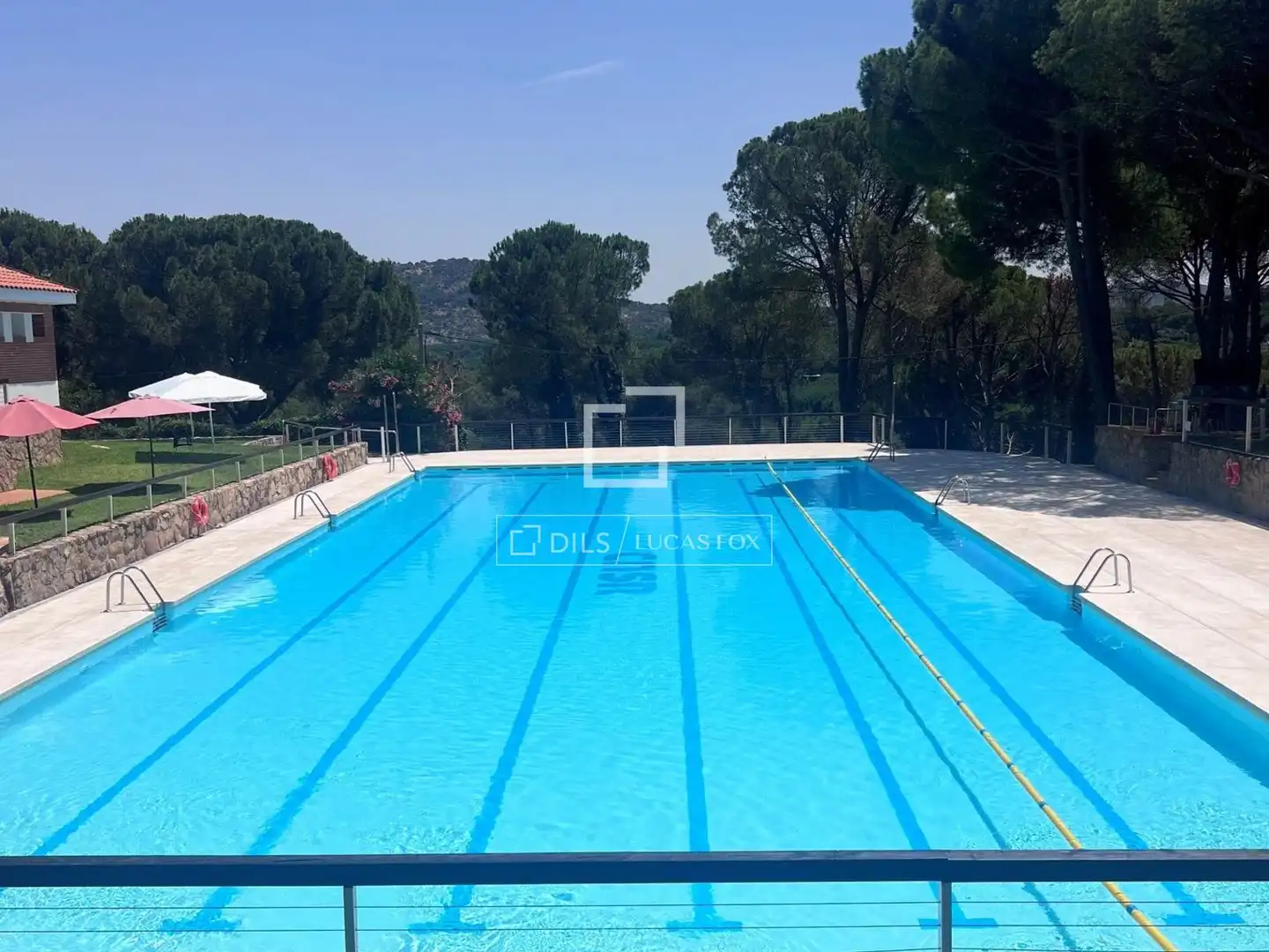Piscina de Casa o xalet en venda en San Martín de Valdeiglesias amb Aire condicionat, Jardí privat i Terrassa