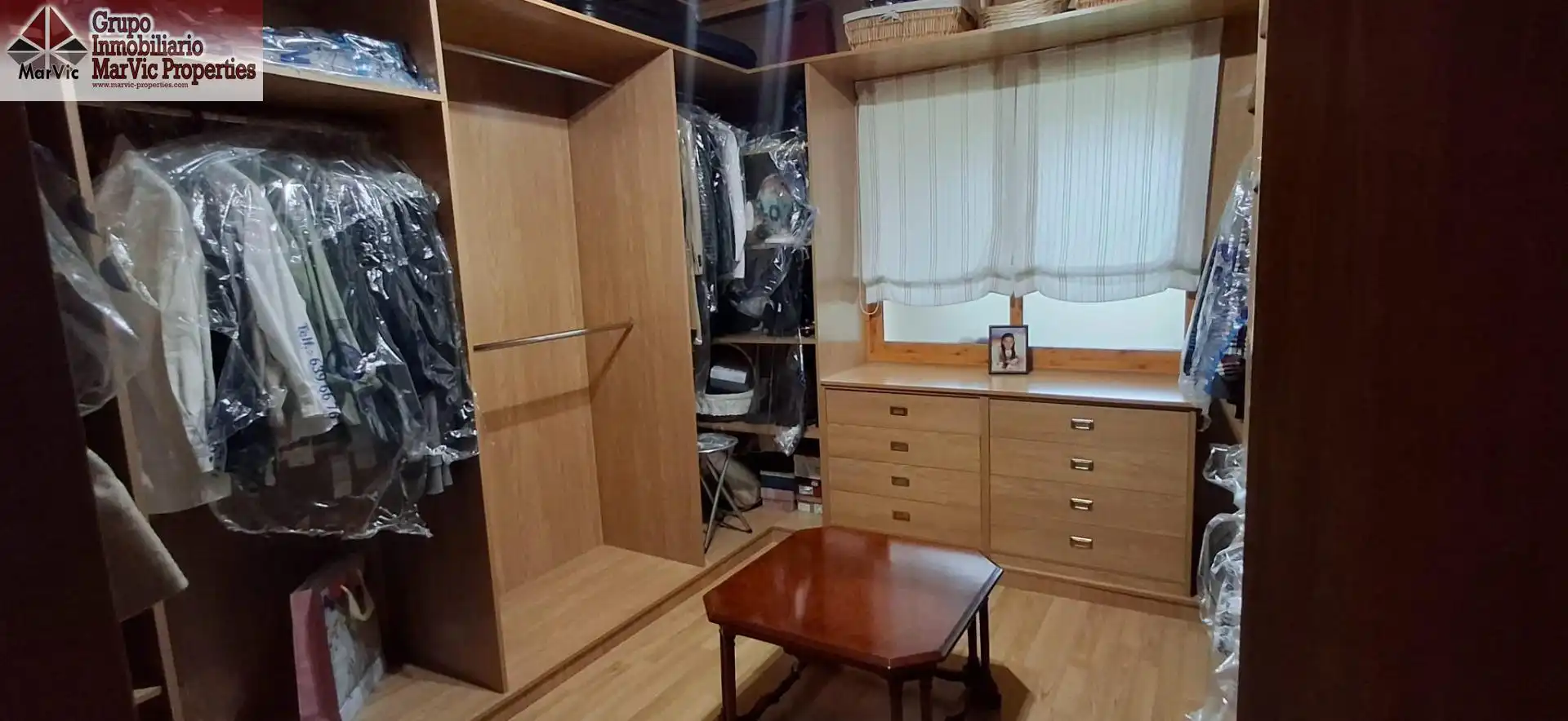 Dormitori de Casa o xalet en venda en Benidorm amb Aire condicionat, Jardí privat i Terrassa