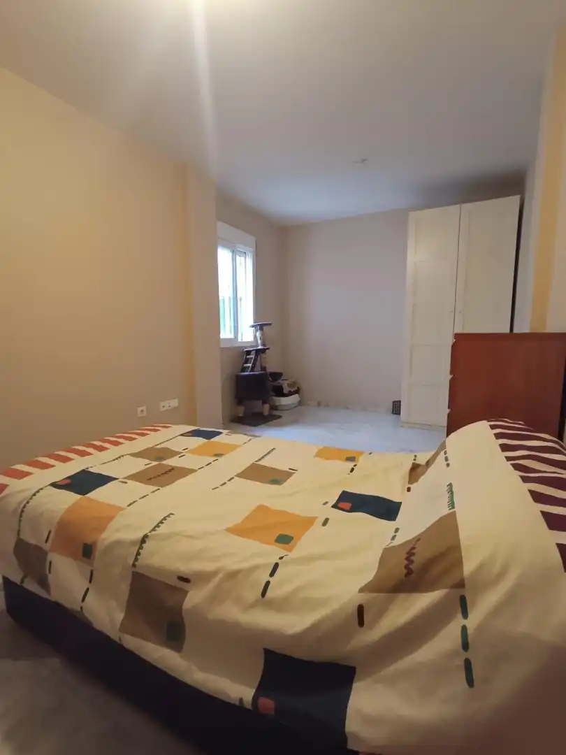 Habitación de Piso en venta en La Algaba con Aire acondicionado