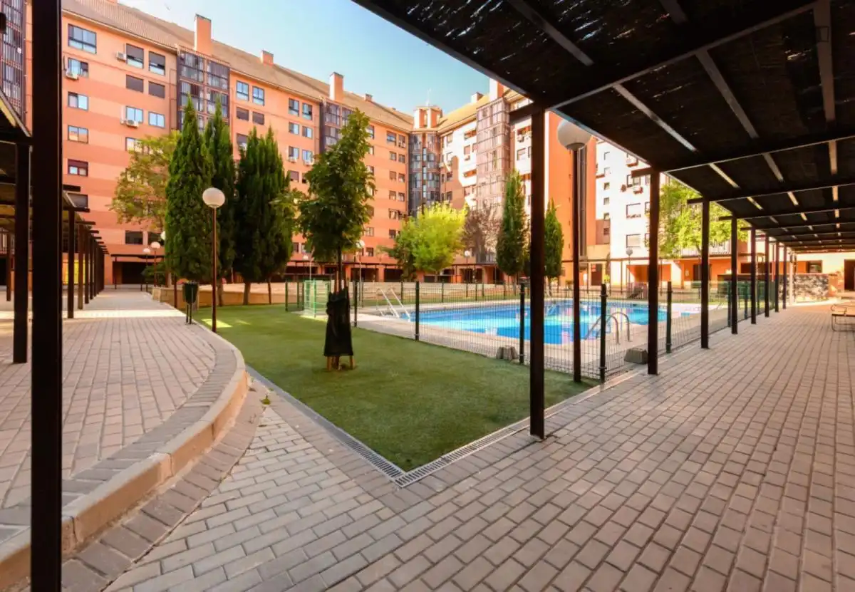 Vista exterior de Apartament de lloguer en Madrid amb Aire condicionat, Calefacció i Moblat