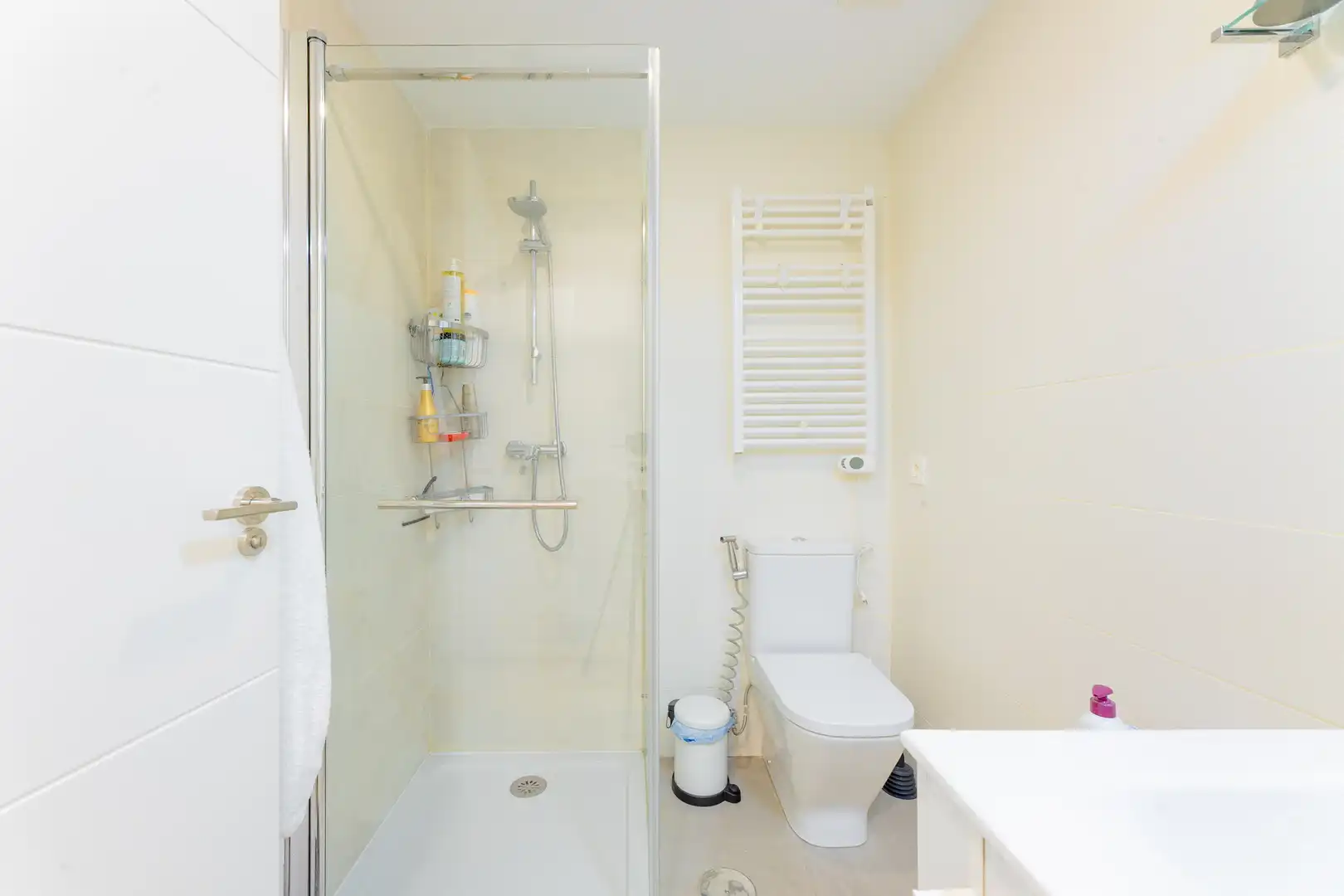 Baño de Piso en venta en Valencia con Trastero, Piscina y Balcón