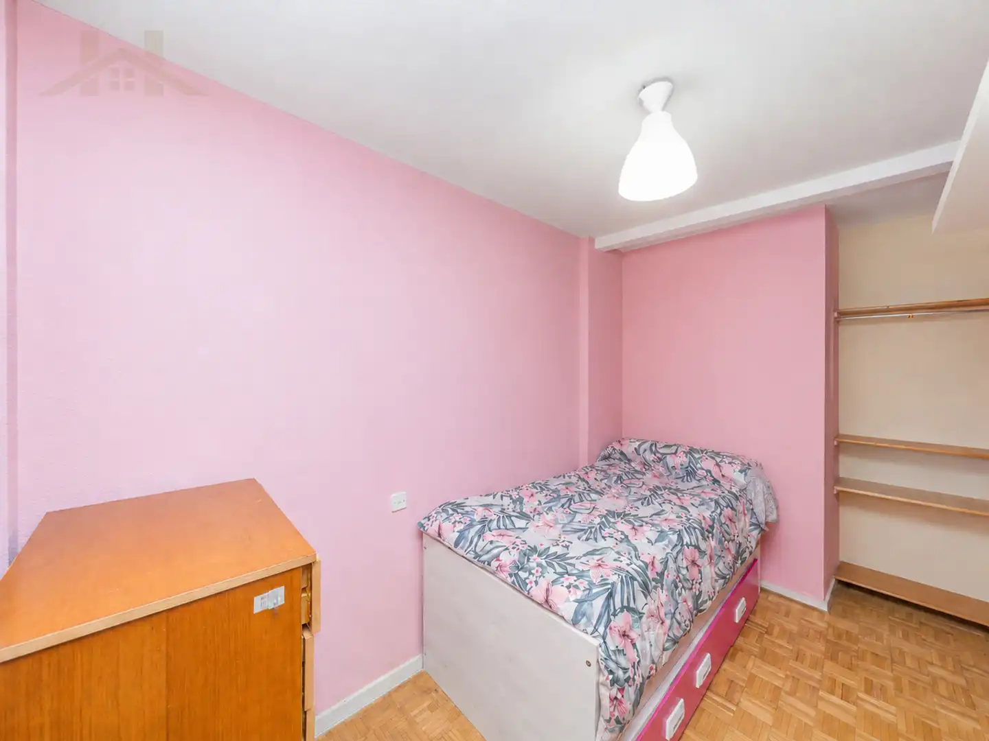 Habitación de Piso en venta en Moralzarzal con Calefacción y Piscina comunitaria
