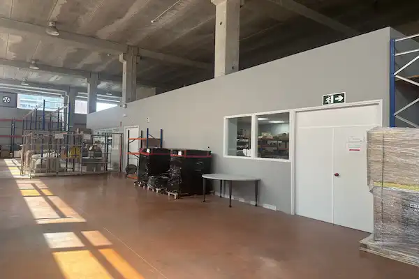 Nau industrial en venda en Badalona